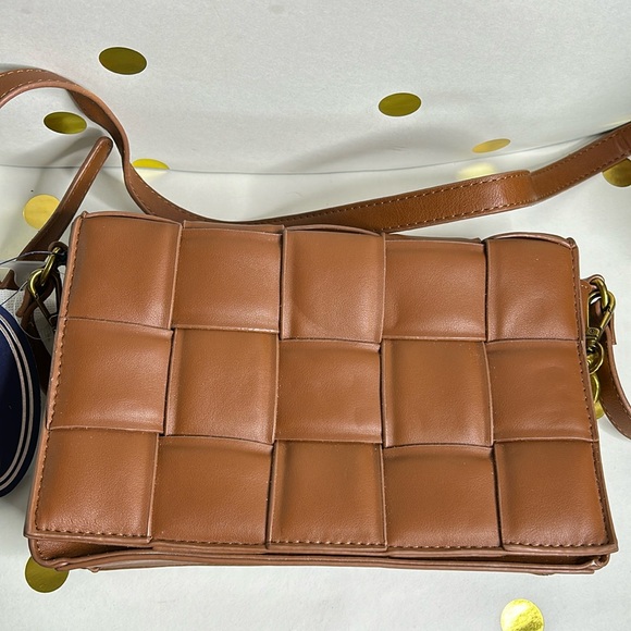Scoop brown vegan leather woven handbag with gold chain and vegan leather straps - Picture 1 of 7